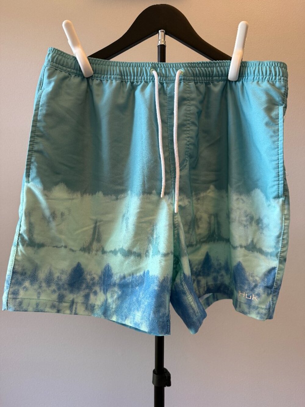 Huk Pursuit Salt Dye Volley Swim Shorts Teal Blue Tie-Dye Size Large